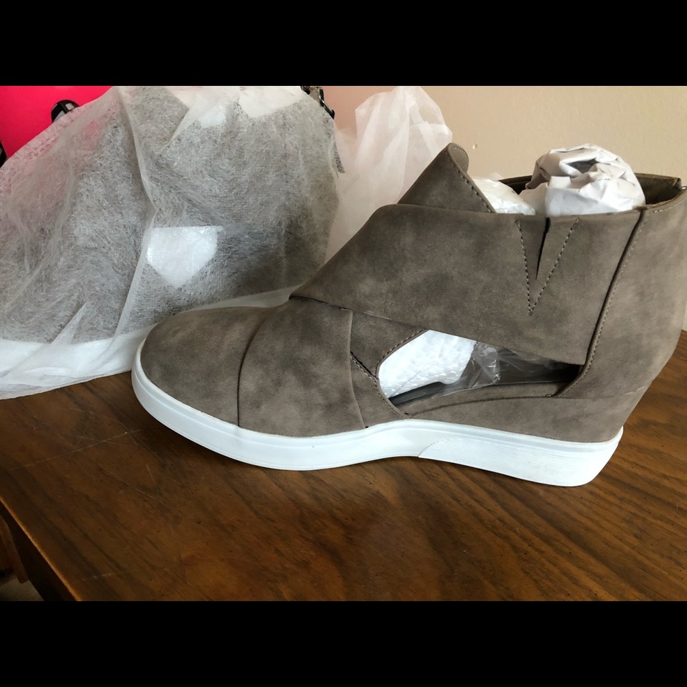 Unknown brand shoes